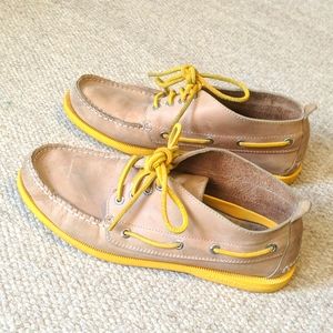 Mens Sperry tan and yellow leather shoes size 9